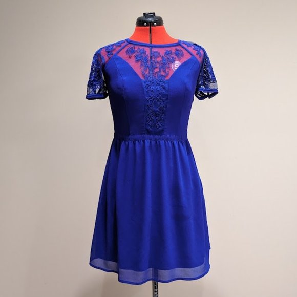 Urban Outfitters Kimchi Blue Mini Dress with Lace Detail Women's Size 6 - Picture 1 of 8